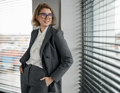 Miniatura: Zatrudnia 3,5 tys. ludzi i wciąż brakuje...