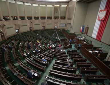 Miniatura: Większy deficyt i wydatki. Nowelizacja...