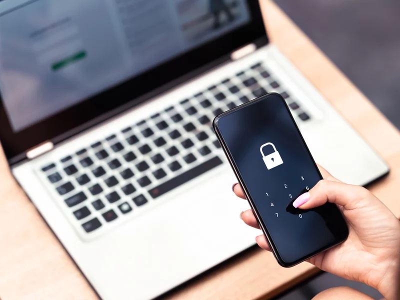 Odbierasz telefon i zapada cisza? Eksperci ostrzegają przed oszustwem