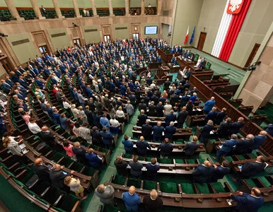 Miniatura: Zarobki posłów i senatorów. Służba dla...