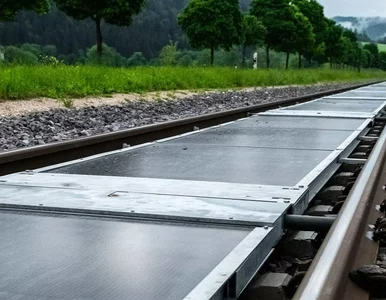 Miniatura: Szwajcaria położyła fotowoltaikę w torach...