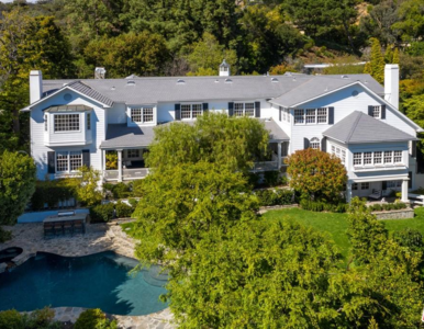 Jak mieszkają Ashton Kutcher i Mila Kunis? Chcą sprzedać dom za 13,995...