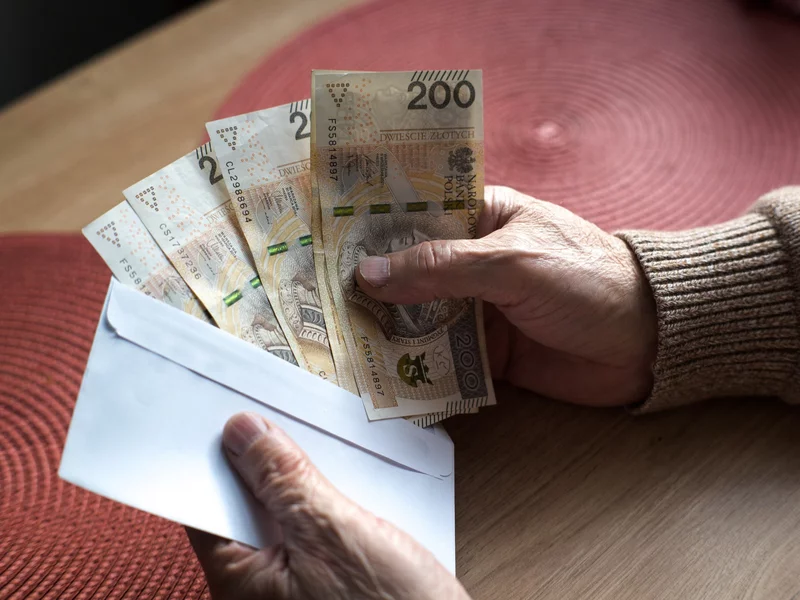 Rodzice przelali 200 tys. zł prosto do sprzedawcy. NSA zdecydował, co z podatkiem