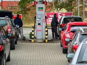 Miniatura: Niemcy ruszyli, „turystyka paliwowa”...