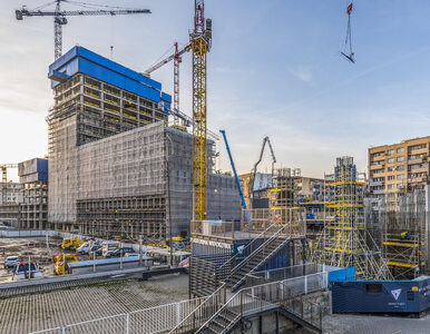 Miniatura: 350 mln euro na budowę Varso. To najwyższy...