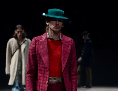 Miniatura: Gucci sprzedaje sukienkę dla mężczyzn za...