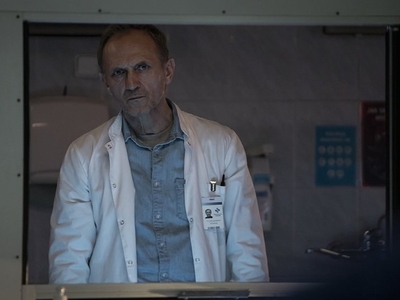 Thriller medyczny z Andrzejem Chyrą. Zobaczcie pierwsze kadry z serialu...