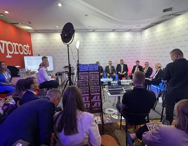 Miniatura: Debaty i kilkadziesiąt rozmów w Strefie...