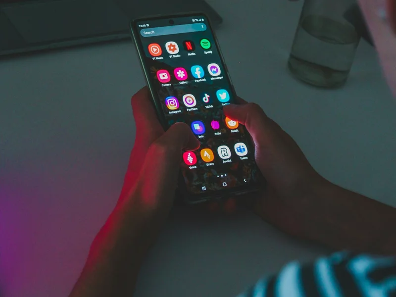 Smartfon rozładowuje się za szybko? Większość użytkowników nie sprawdza tych ustawień