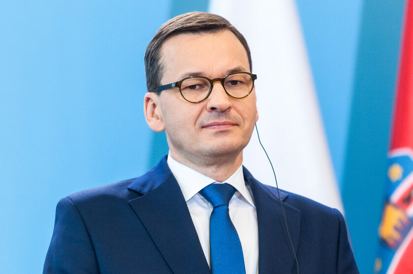Skandal! Rząd wydaje pieniądze przeznaczone na walkę z COVID-19 na....maszty z flagami 2 8607d97464125ac85910926965a6