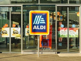 Miniatura: ALDI podnosi pensje i przyciąga nowych...