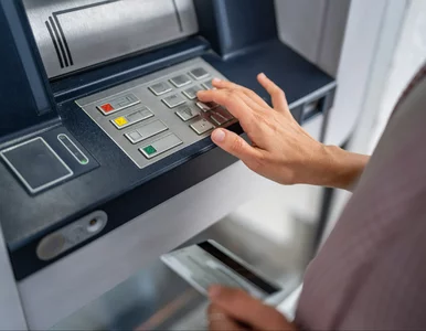 Miniatura: Nie wypłacaj pieniędzy z tego bankomatu!...