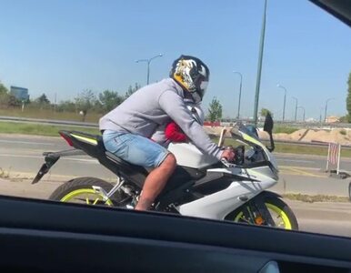 Miniatura: Zobacz, jak motocyklista wiózł dziecko...