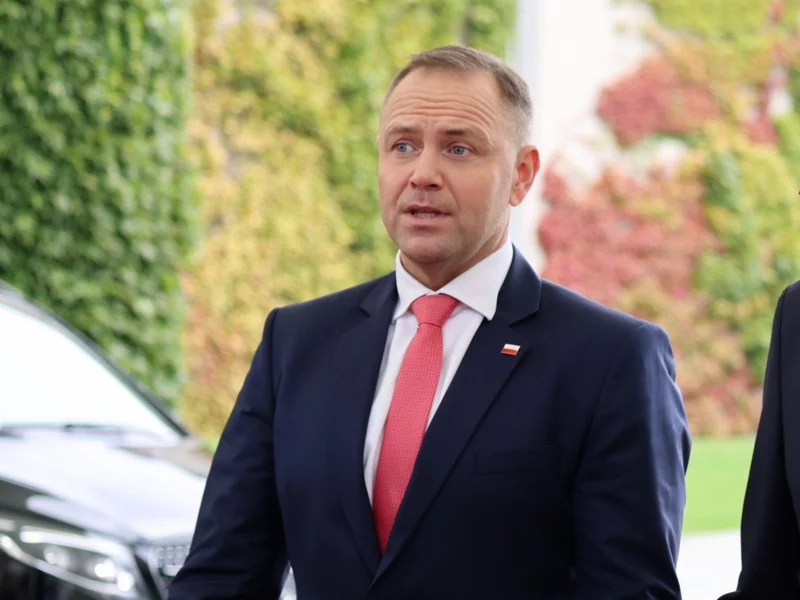 Drożyzna na stacjach to wina prezydenta? Rząd nie mówi całej prawdy
