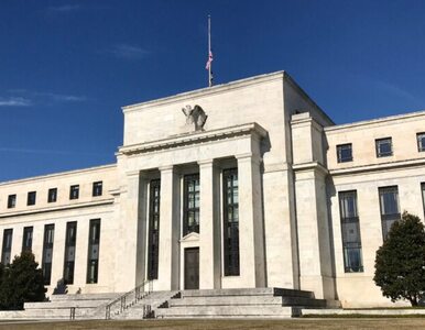 Miniatura: Amerykański bank centralny podnosi stopy...