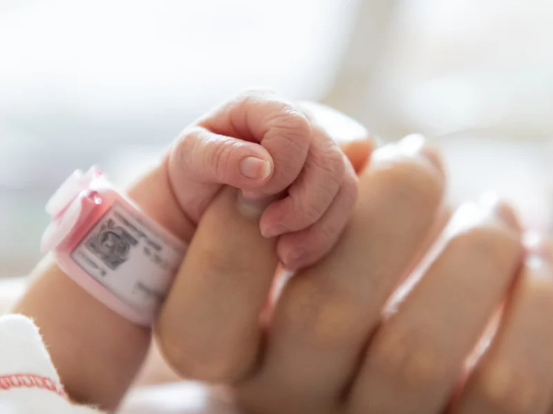 Nowe świadczenie dla rodzin. Można otrzymać 10 tys. zł, ale jest jeden warunek