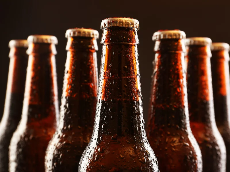 Całkowity zakaz reklamowania alko – oto czego naprawdę chcą Polacy