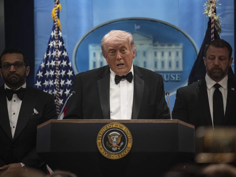 Trump zawarł umowę z Putinem. Senatorowie mówią o złamaniu prawa