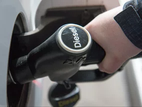 Miniatura: Benzyna w dół, diesel w górę. Tyle...