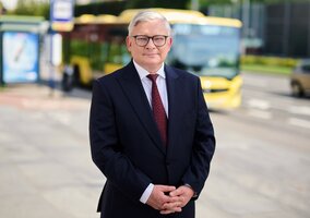 Miniatura: Sztuczna inteligencja zmienia komunikację...