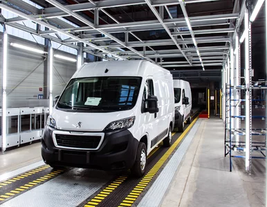 Miniatura: PKB urósł mocniej, niż sądzono. GUS...